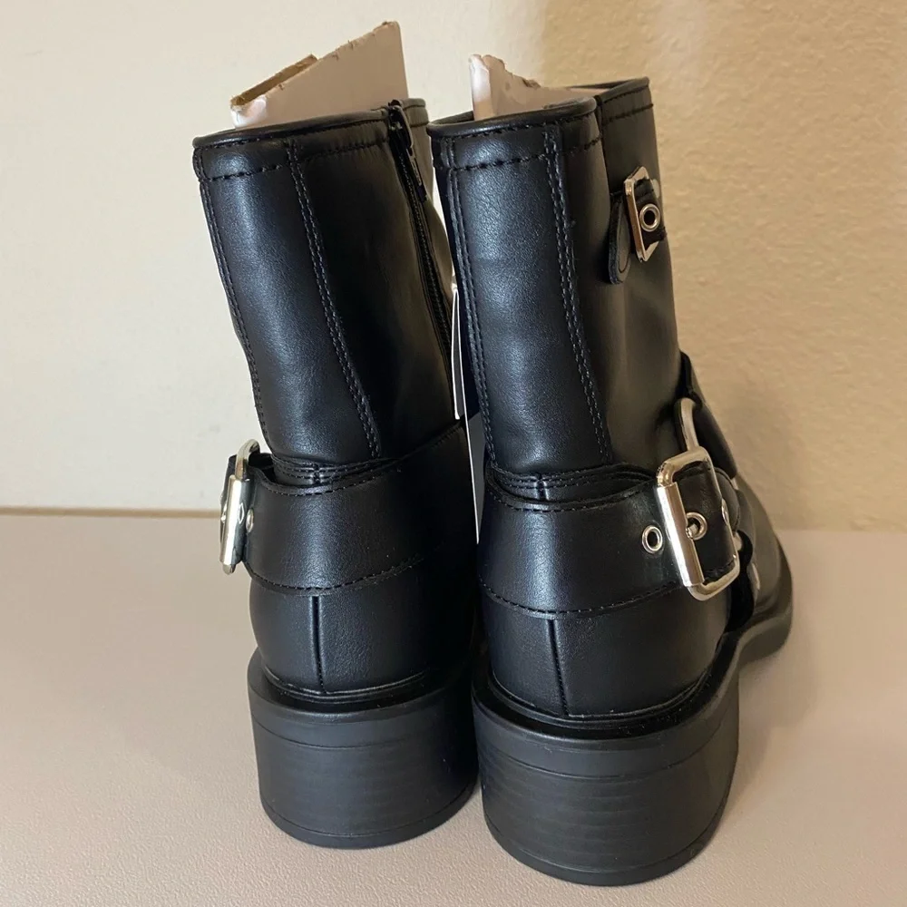 Universal Thread Black Ankle Boots